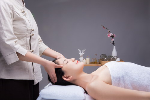 学美容的学费大概多少钱呀