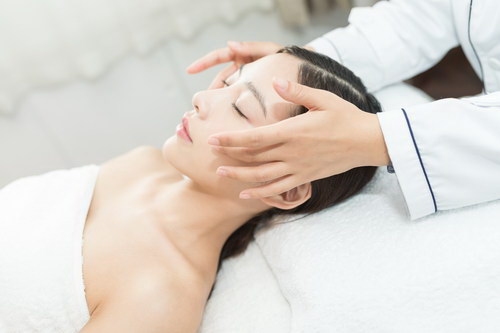 广州去哪里学做美容好？