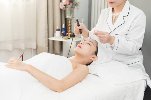 美容美甲学校哪家好