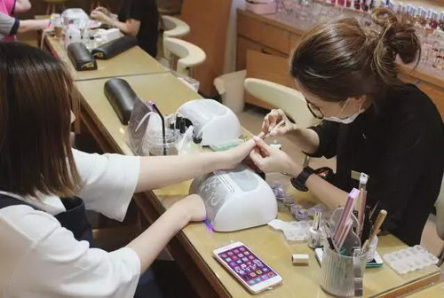 学美容美甲大概多久可以学会
