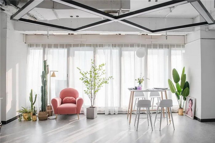 广州化妆学校一学期多少学费，广州化妆学校报名收费标准