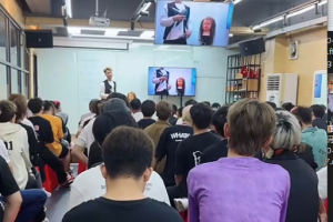 初中毕业，学美发好不好