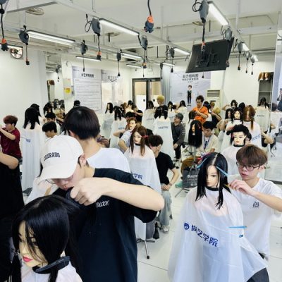 15岁学美发去哪里学,16岁美发学徒怎么入门